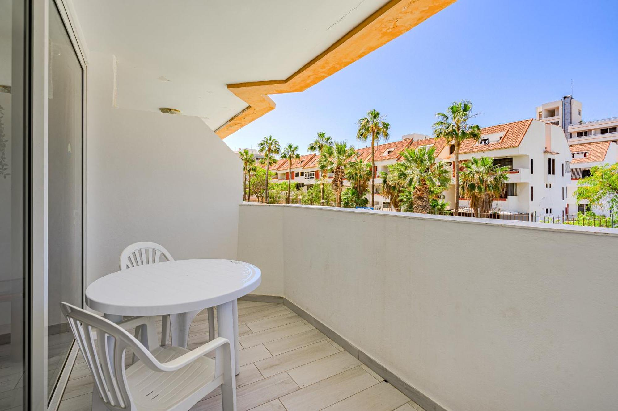 Un Dormitorio En Playa De Las Americas Costa Adeje  Exterior foto